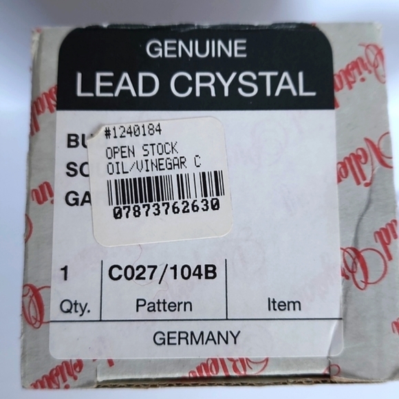 Oneida Crystal Southern Garden Flower Bud Vase - Picture 4 of 8